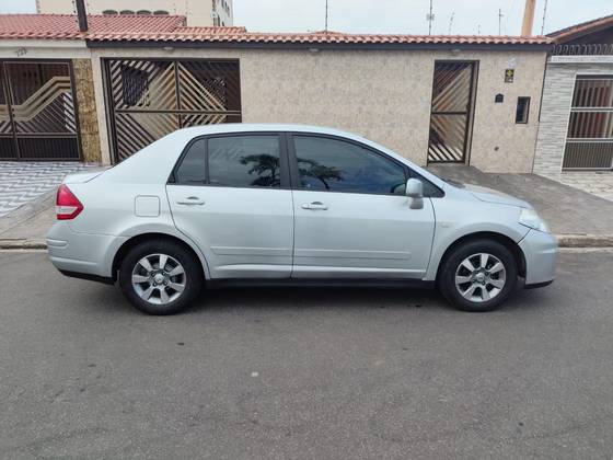 NISSAN TIIDA 1.8 SEDAN 16V FLEX 4P AUTOMATICO